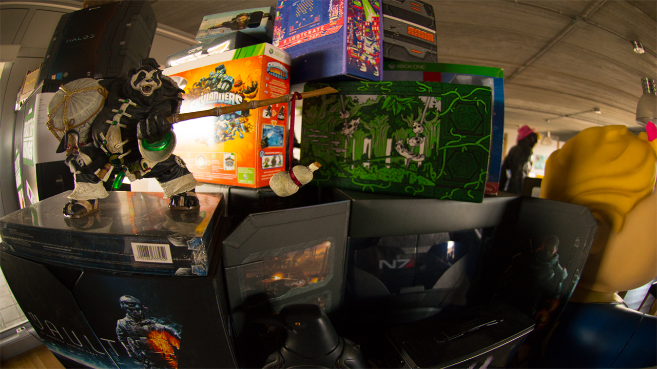 De Endless Pile of Goodies van Skate en JJ