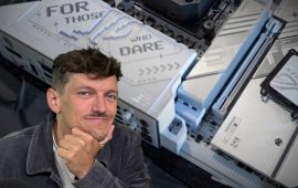 Jasper zet zijn nieuwe monster PC in elkaar